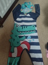 Boys swim suit shorts trunks And swim Hat Age 5-6