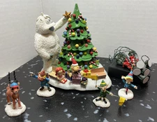 Hawthorne Village Rudolph’s Misfits Town Village Bumble & Christmas Town Tree