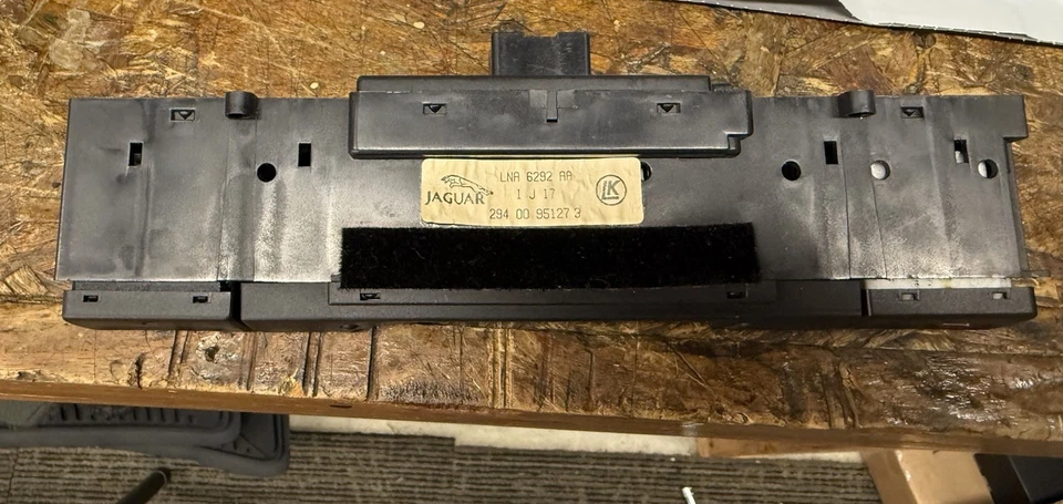 Reloj digital LCD reacondicionado LNA6292AA 95-97 Jaguar X300 XJ6 XJR XJ12 Foto 4 de 4