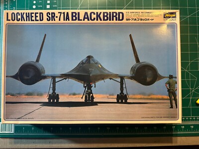 1982 Minicraft /Hasegawa SR-71A Blackbird1/72 started