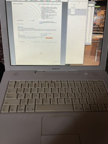 Apple iBook G4 12.1” Retro Laptop - Afbeelding 1 van 9