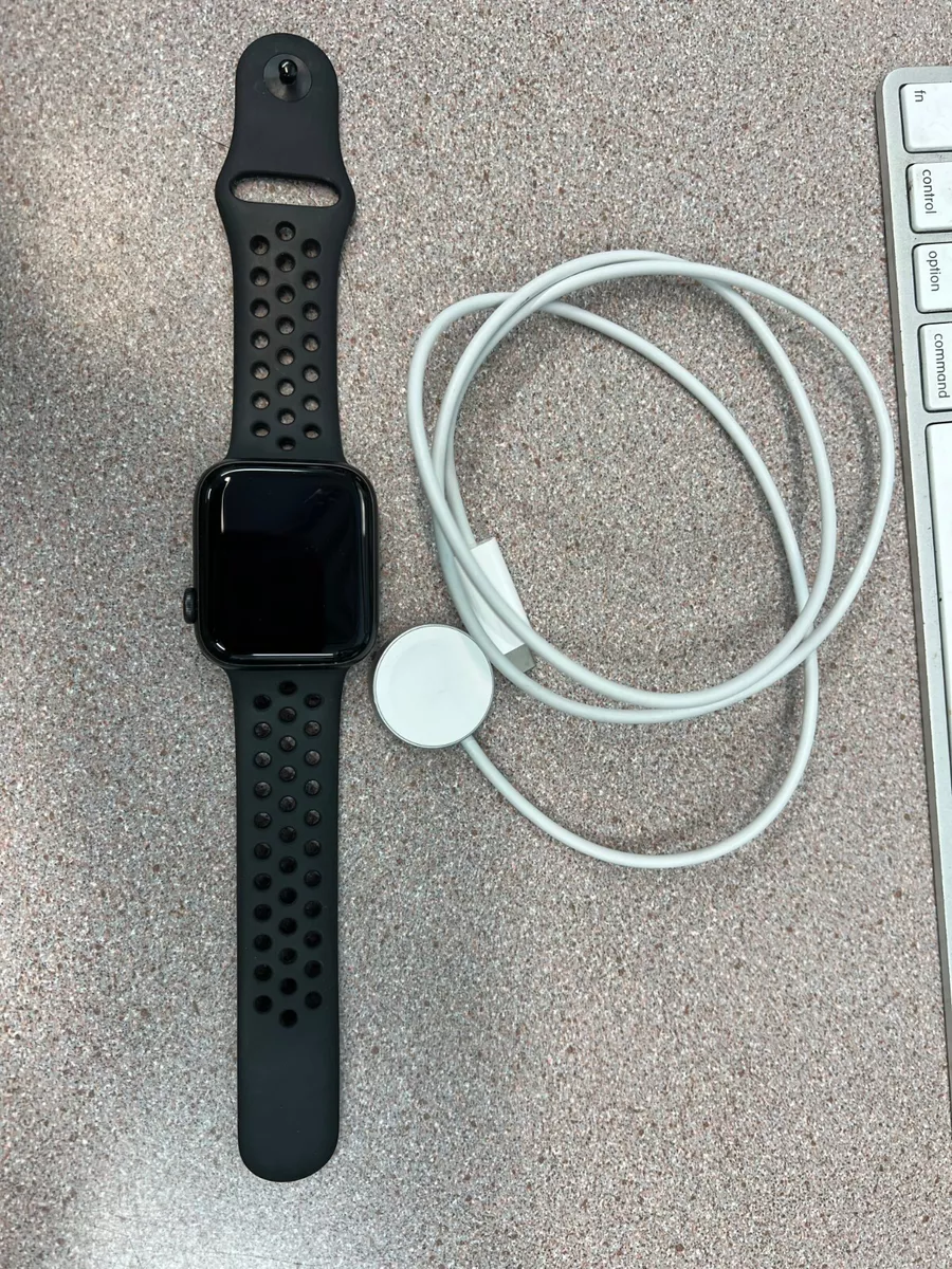 Apple Watch Nike SE GPS + Cellular 44mm (1st gen) w/ Apple