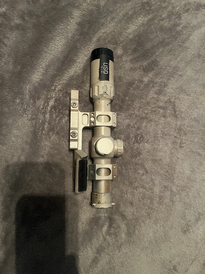 EE. UU. Óptica TS8XSFP TS-8X Negro Mate 1-8x 24mm 30mm Tubo Iluminado Rojo JNG Foto 2 de 4