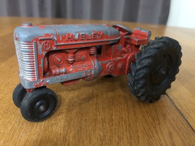 VINTAGE HUBLEY KIDDIE TOY RED CAST METAL 5.5  FARMALL TRACTOR USA TOY