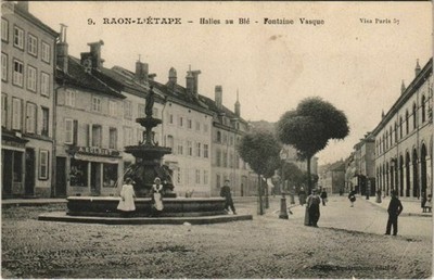 CPA RAON-L'ETAPE Halles au Blé, Fontaine Vasque (119856)