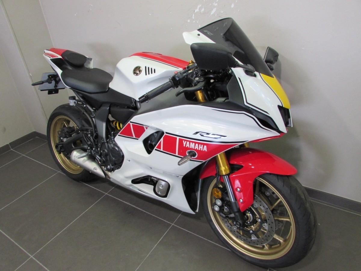 YAMAHA YZF-R7 WGP 60th ANNIVERSARY, 22 REG 2512 MILES, QUICK SHIFTER