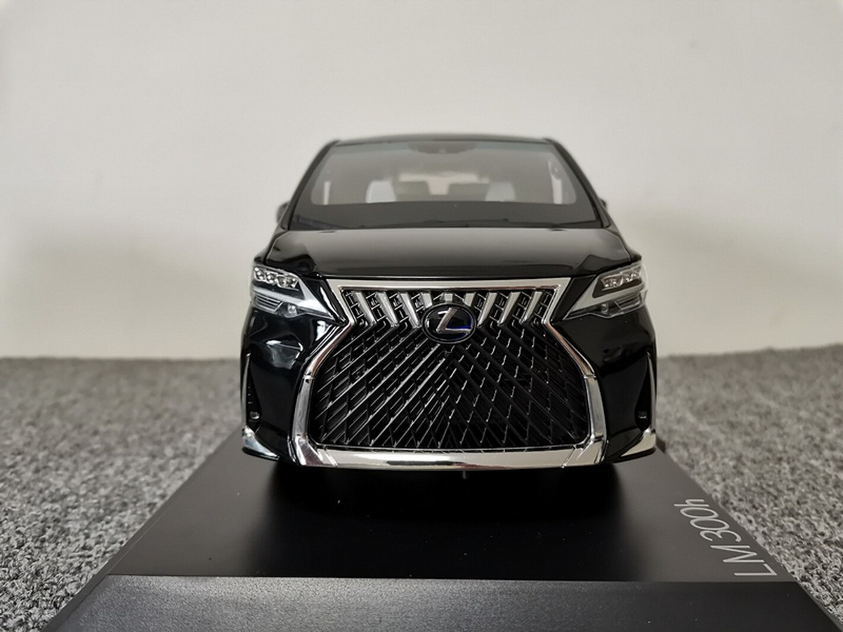 1/18 Scale LEXUS LM300H Black Diecast Car ModelToy 1/18 Scale LEXUS LM300H Black Diecast Car ModelToy