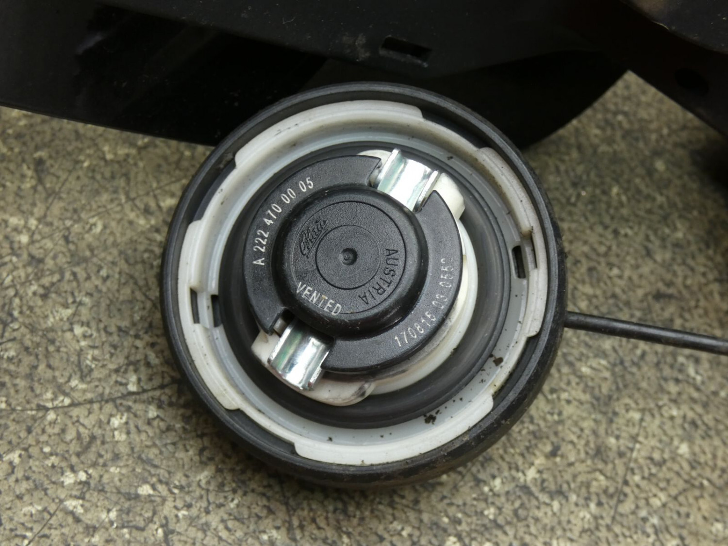 Tankklappe A1176300067 Tankdeckel Schwarz 191U Mercedes W117 CLA 