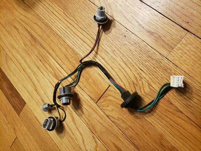 NISSAN ALTIMA 2002-2006 PASSENGER REAR TAIL LIGHT WIRING HARNESS 26551