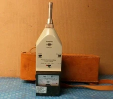 Bruel Kjaer Type 2215 Portable Precision Sound Level Meter Octave Analyzer