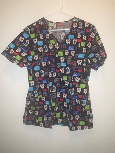 (HAPPY TEETH) Women Scrub Top Size (Large)