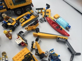 LEGO City Jungle Sets #60157 Starter Set, & 60160 Mobile Lab Incomplete 5 Figs