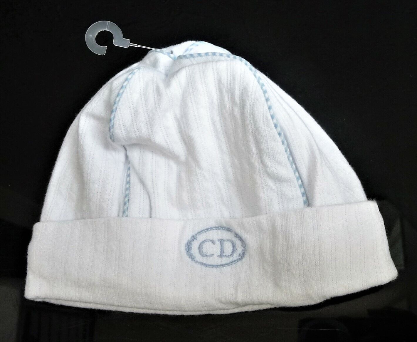 NEW WITHOUT TAGS CHRISTIAN DIOR BABY LOGO WHITE BLUE 100% COTTON HAT 3  MONTHS.