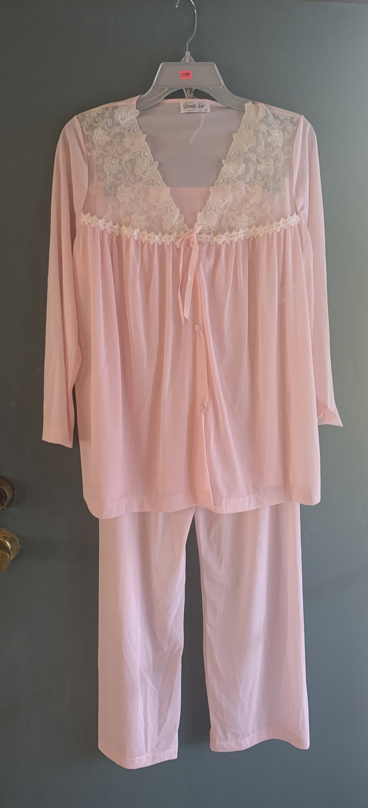 Vintage Vanity Fair Pink Nylon Pajamas Size Small Lace Gem