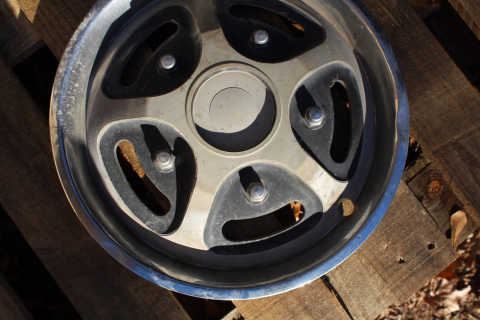 Ford Bronco Ranger F100 F200 1973-1979 camioneta pickup tapacubos cubierta de rueda 15” uno Foto 3 de 4