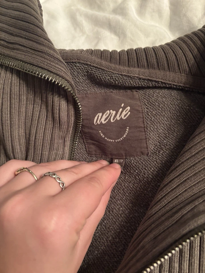 Женский пуловер Aerie большого размера толстовка 1/4 на молнии серый размер XS - Изображение 2 из 2