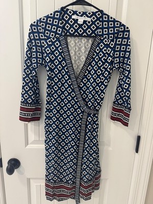 Diane von furstenberg wrap dress, size 2, 100% silk