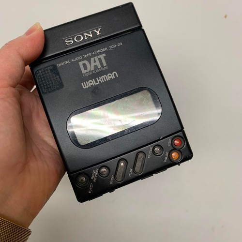 Sony TCD-D3 Portable DAT Recorder Digital Tape Japan Used Sony Walkman Audio - Picture 4 of 17