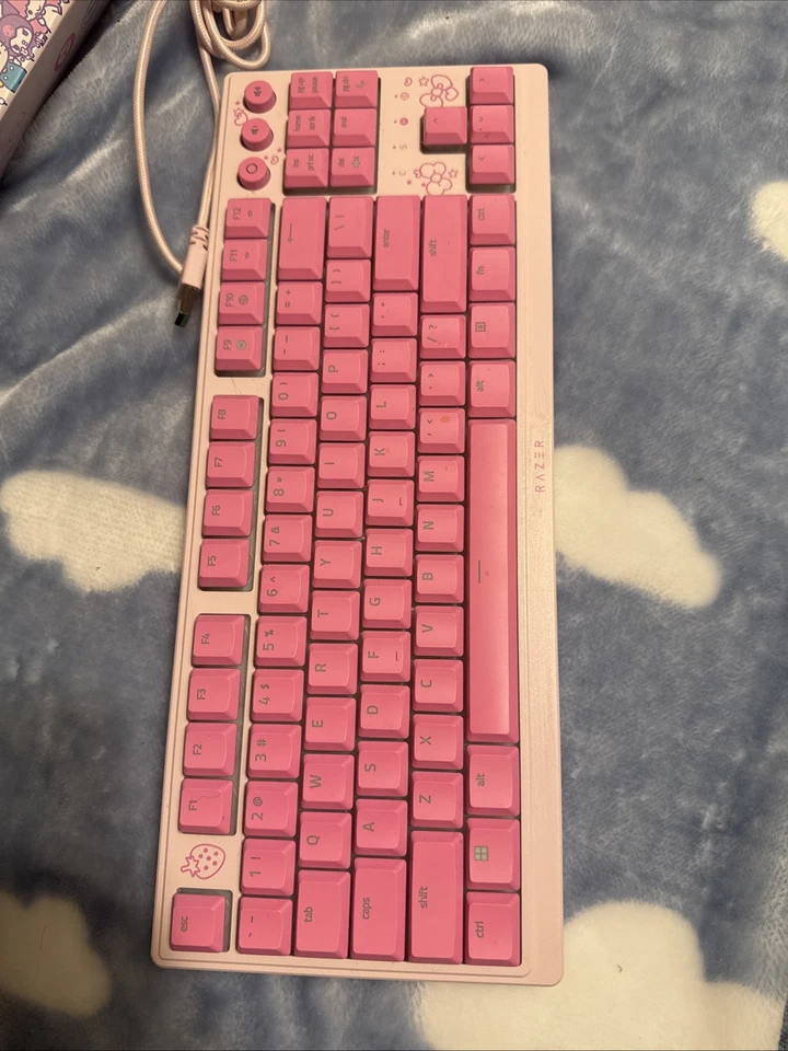 Razer Ornata V3 Tenkeyless - Edición Hello Kitty and Friends Foto 4 de 4