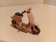 Scooter Peugeot ST 50 CM3 rose ZAMAC 1/32 BE