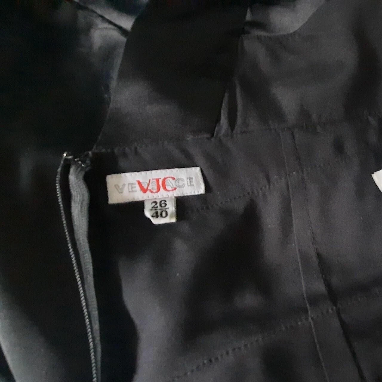 Autentico abito classico Versace. Abito nero seta Versace.