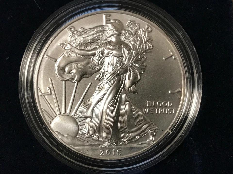 2016 W American Eagle One Ounce Silver Uncirculated Burnished 30th Anniversary - Image 3 of 4