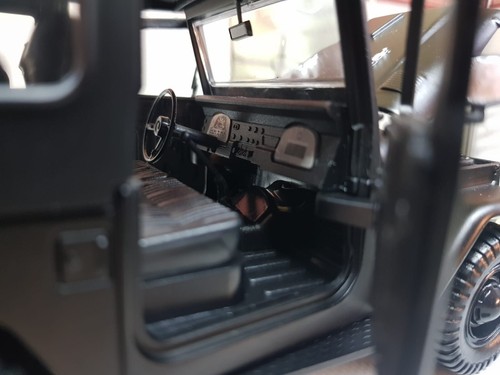 Toyota Land Cruiser FJ40 Negro Mate Escala 1:24 Diecast Modelo Detallado Motormax - Imagen 3 de 9