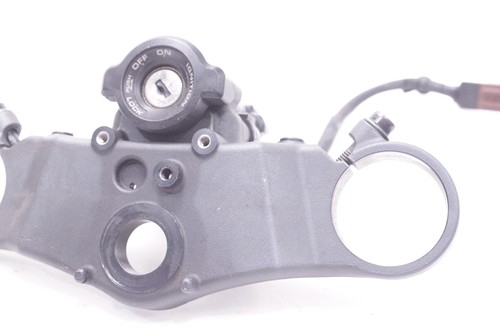 06-07 HONDA CBR 1000RR OEM IGNITION LOCK W KEY TOP TRIPLE CLAMP - Picture 8 of 16