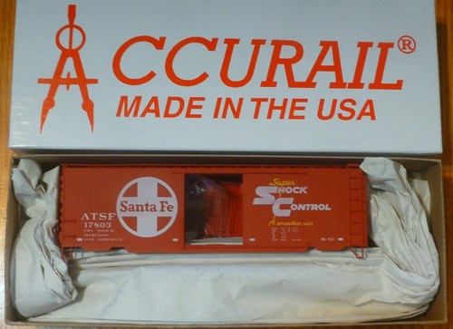 Accurail HO #3401.2 Santa Fe 40' PS-1 Steel Boxcar - Kit -- (rojo, blanco, | Zustand: New
