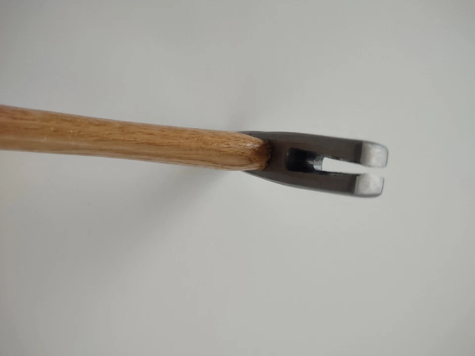 Martillo de tachuela facial suave magnético de 5 oz Foto 2 de 4