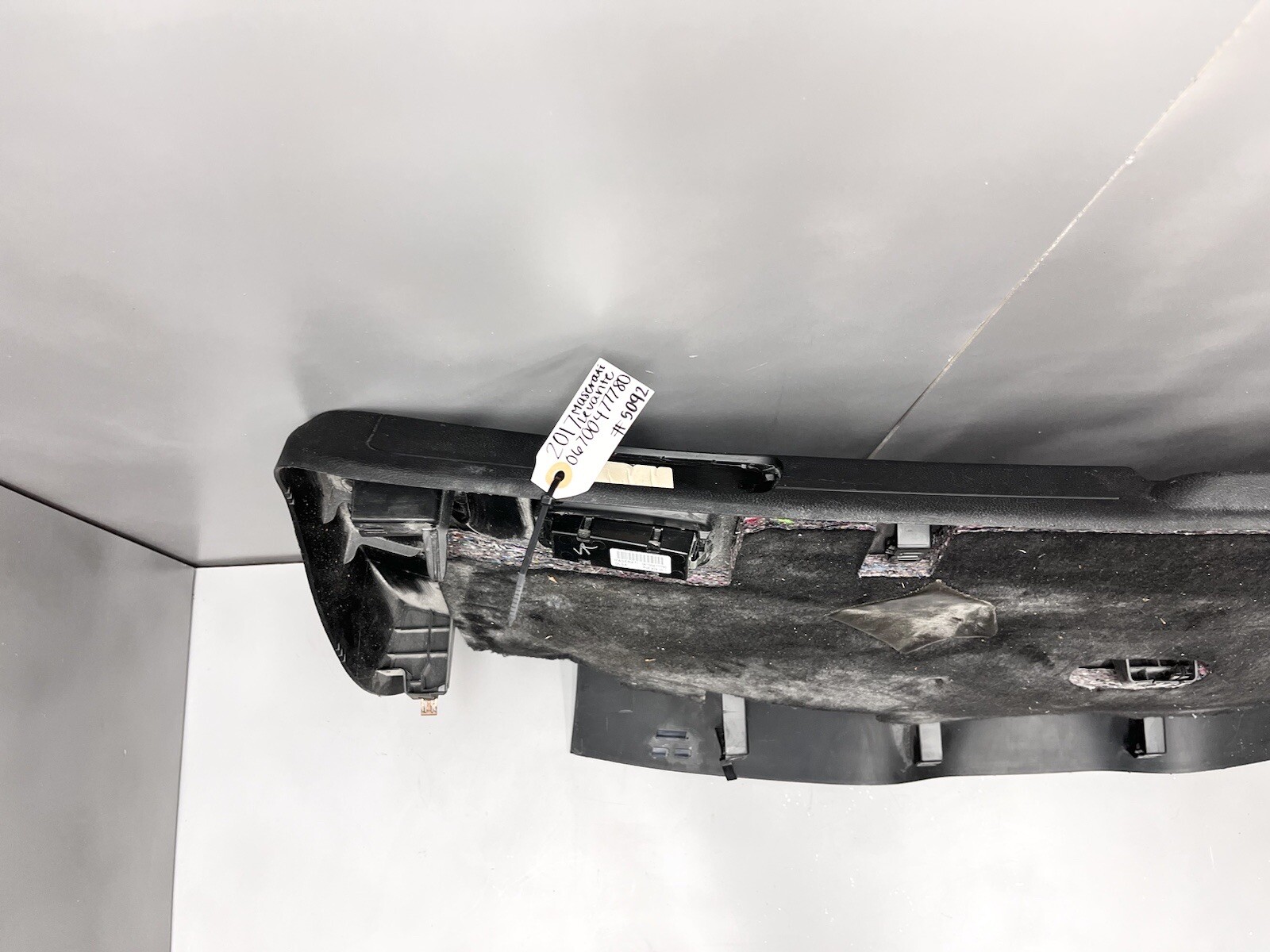 ⭐️2017-2020 MASERATI LEVANTE TAILGATE LIFTGATE BACK DOOR LOWER TRIM COVER PANEL