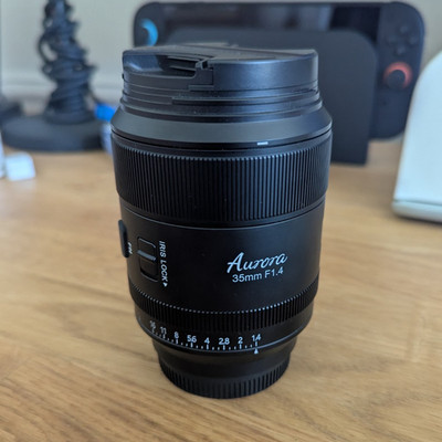Sirui Aurora 35mm f/1.4 Manual Focus Prime Lens for Sony E-Mount 62mm