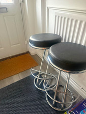 Set of 2 Chrome Metal Bar Stools Black Round Padded Seats Indoor Kitchen