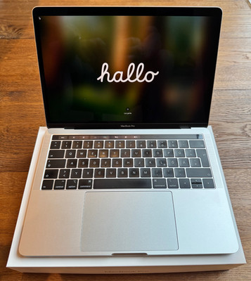 MacBook Pro 13'' TB Quad i5 2300 silber 8GB 512GB SSD MR9V2D/A