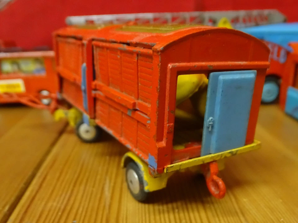 JOB LOT OF 9 1960/70s VINTAGE CORGI TOYS CHIPPERFIELDS CIRCUS DIECAST VEHICLES - Image 4 of 4