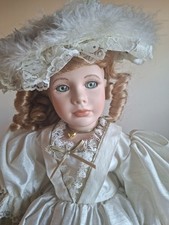 alberon porcelain doll, lady Helena, comes with original box (some tape on box)