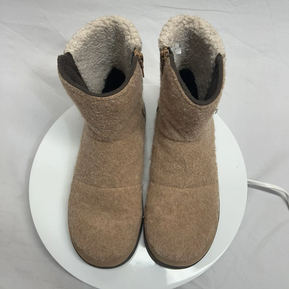 Chaco Women’s Revel Tall Boots Size 7.5 Brown Sugar Fleece Slippers - Image 3 of 4
