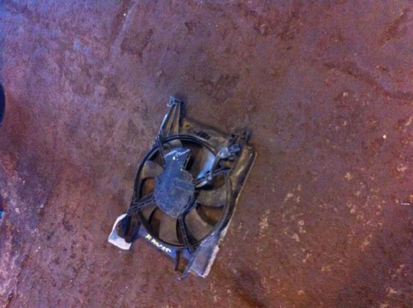 01-06 Hyundai Elantra Ventilador Radiador Motor Ventilador Conjunto Condensador Foto 2 de 4