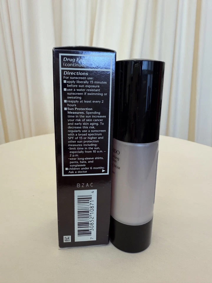 Shiseido Radiant Lifting Foundation in D10 (30ml) - Image 2 of 4