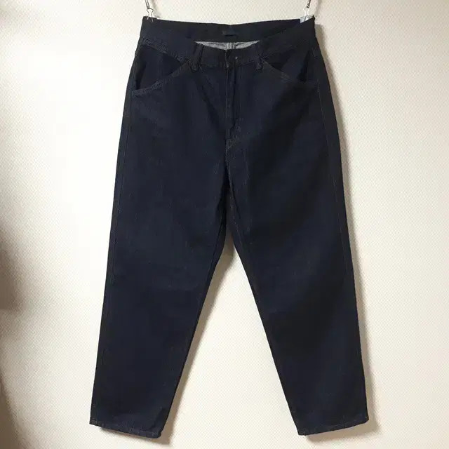 Uniqlo Wide Tapered Fit Denim Jeans, Size 32 thumbnail 2