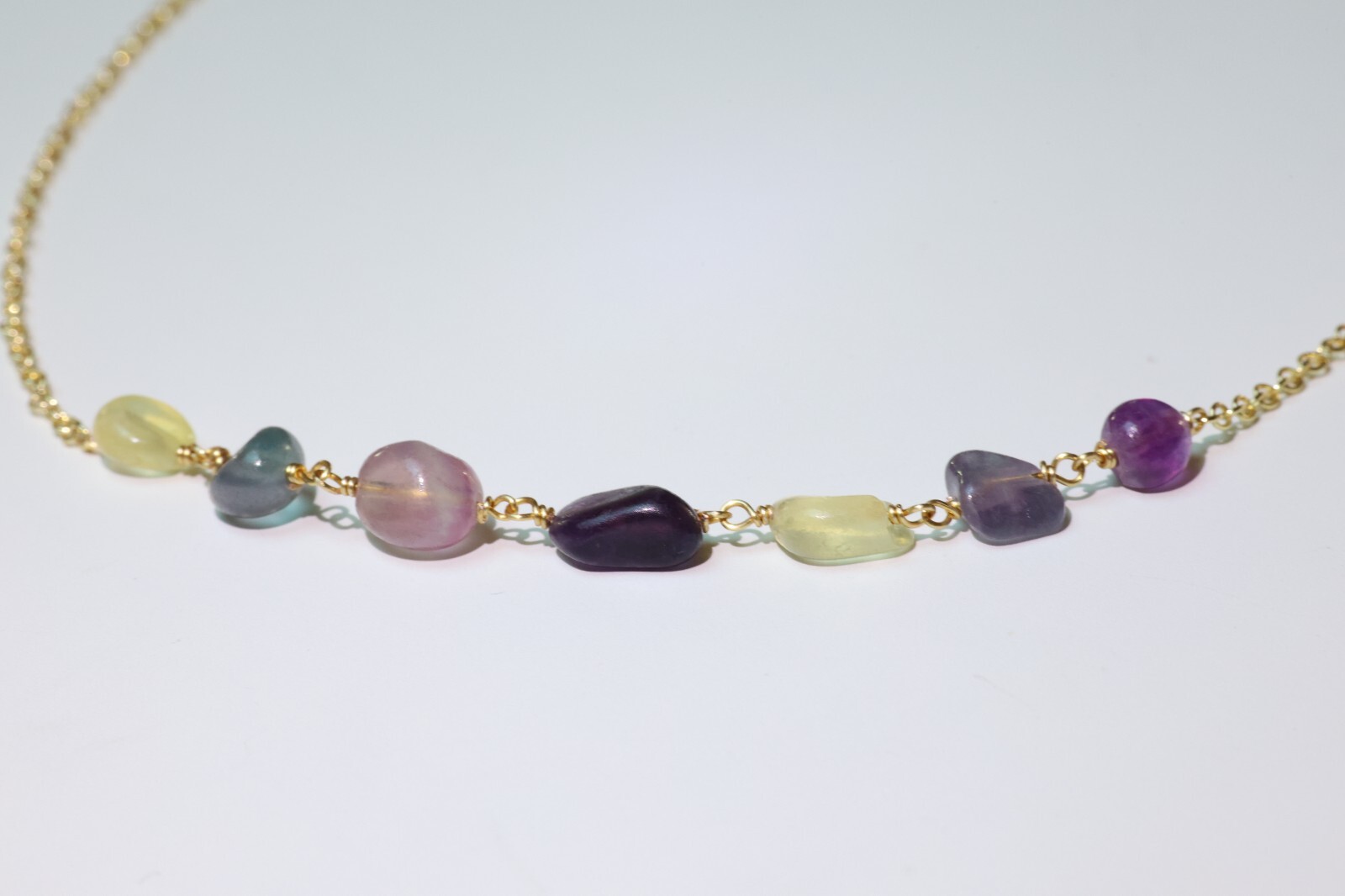 Collier fluorite 1855 en laiton doré pour sublimer vos tenues d'été
