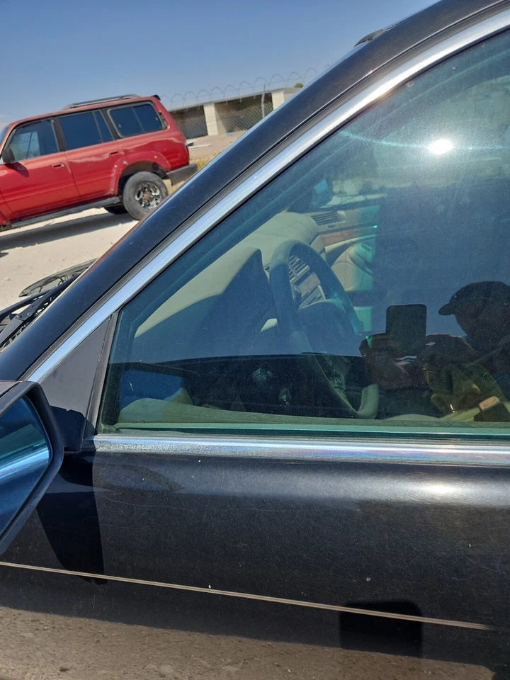 Cubierta de carcasa de puerta delantera izquierda negra BMW 530i sedán E39 97-03 41518216817 Foto 4 de 4