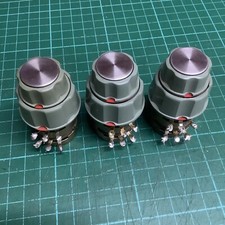 PLESSEY 1M LIN VINTAGE DOUBLE GANG POTENTIOMETER WITH KNOBS - 1 PIECE