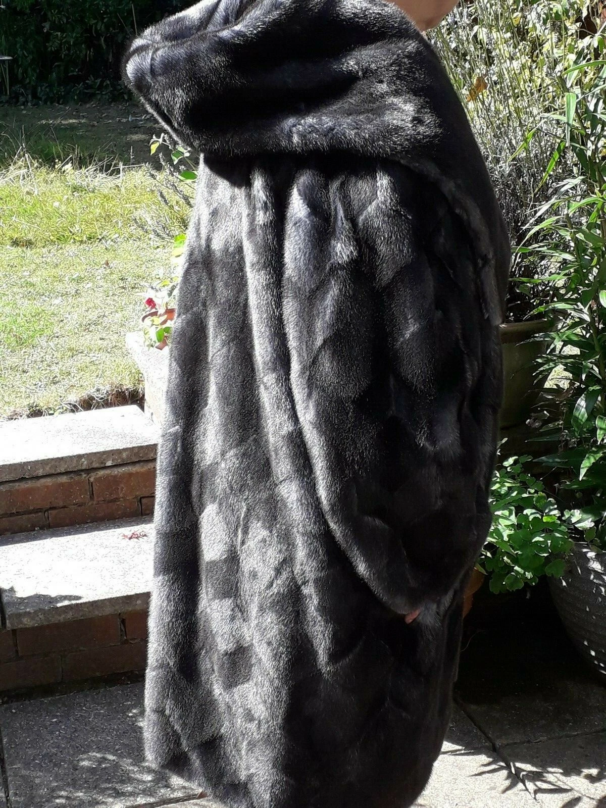 Picture 1 of 6