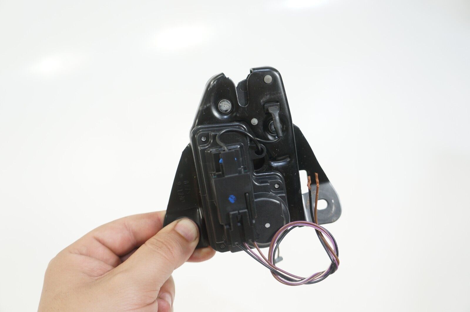 2014-2020 MASERATI GHIBLI M157 REAR TRUNK LID LATCH LOCK ACTUATOR STRIKER OEM