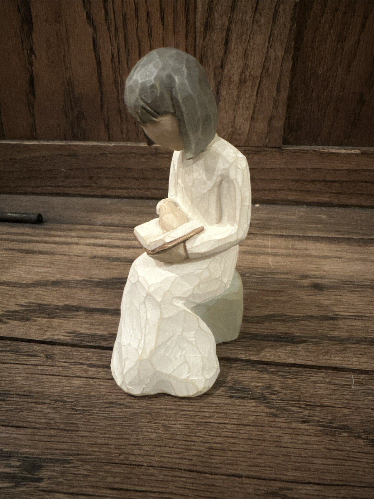 2003 Willow Tree Girl Reading Book 4.5-inch Figurine by Susan Lordi Demdaco