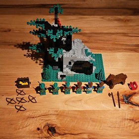 LEGO Castle: Camouflage Outpost (6066)