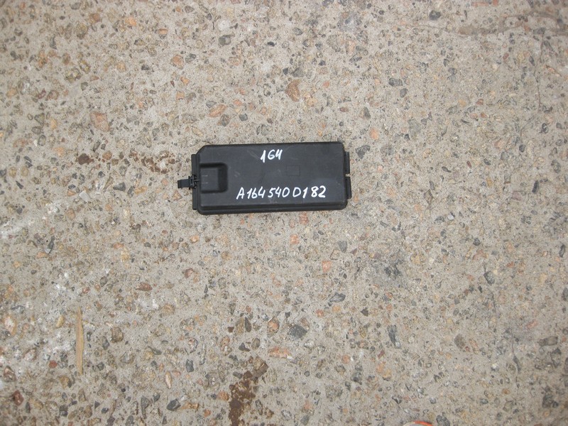 Mercedes-Benz  A1645400182 Fuse box cover ML W164 GL X164