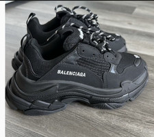 Balenciaga Triple S Black Low Top Lace-Up Ath...