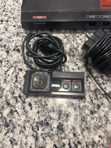 SEGA MASTER SYSTEM CONSOLE MODEL 3010 WITH OEM CONTROLLER & CABLES TESTED - Picture 10 of 19